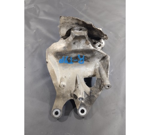 Кронштейн(крепление) двигателя правый