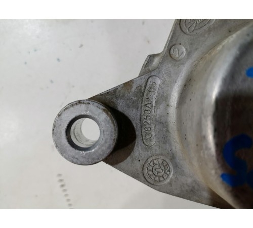 Ролик-натяжитель