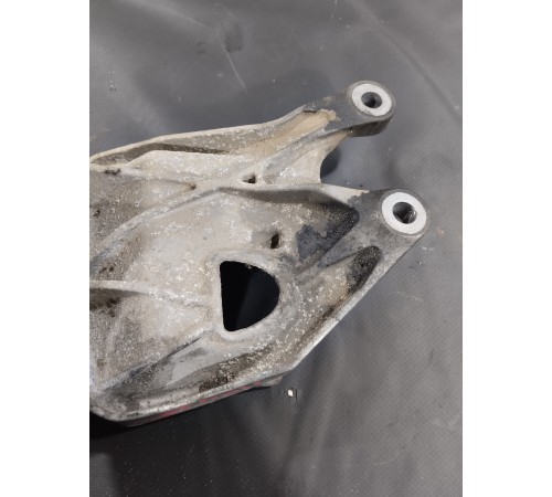 Кронштейн(крепление) двигателя правый