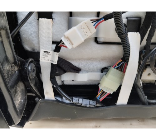 Сиденье переднее левое