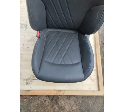 Сиденье переднее левое