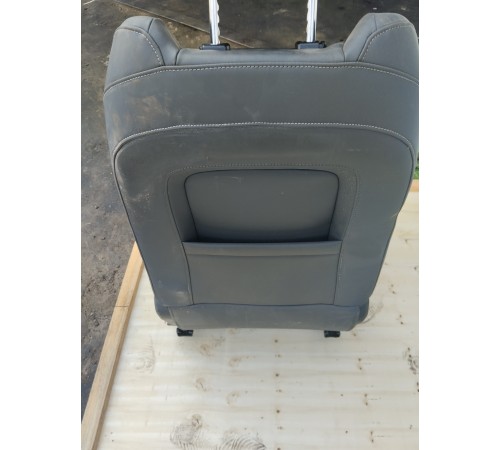 Сиденье переднее левое