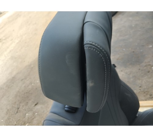 Сиденье переднее левое