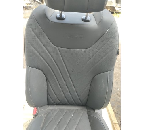 Сиденье переднее левое