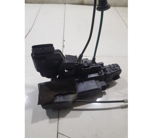 Замок двери передний левый