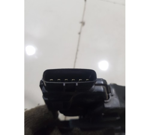 Замок двери передний левый