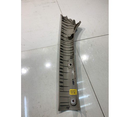 Обшивка передней стойки (правая)