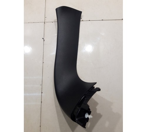 накладка багажника (левая, верхняя)