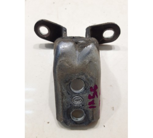 Петля двери (передняя, правая, верхняя)