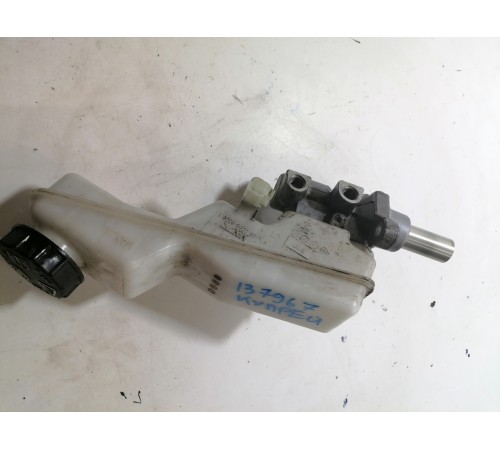 Главный тормозной цилиндр с бачком