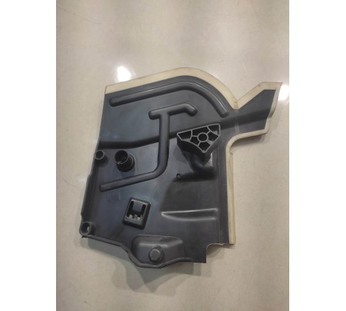 Водосток двери(передний правый)