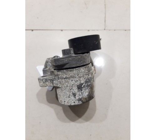 Ролик натяжителя с кронштейном