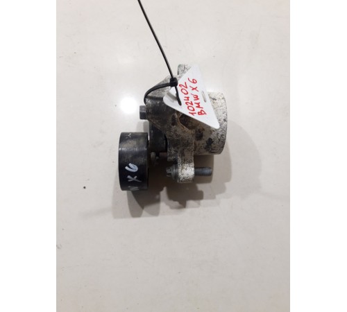 Ролик натяжителя с кронштейном