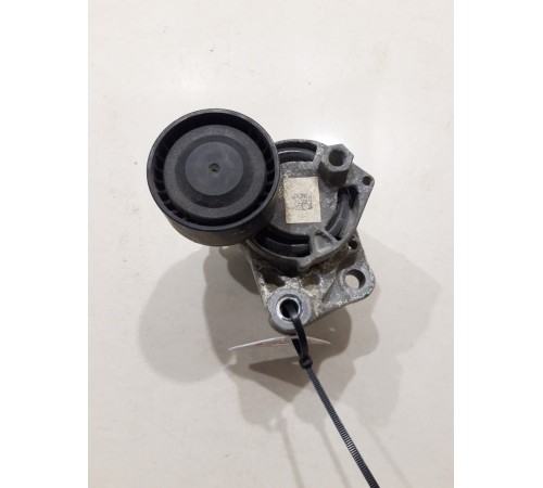 Ролик натяжителя с кронштейном