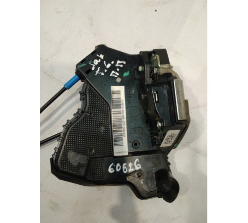 Замок двери передней правой