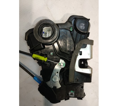 Замок двери передней правой