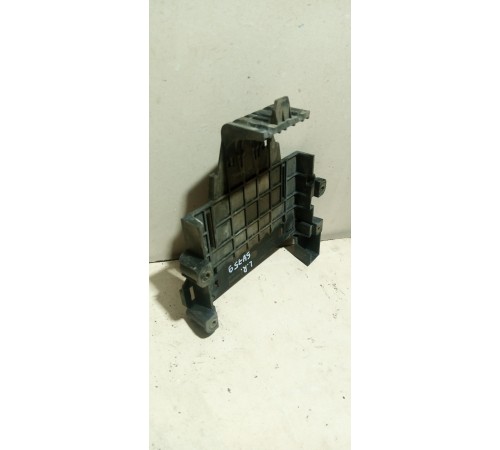 Кронштейн блока управления двигателем