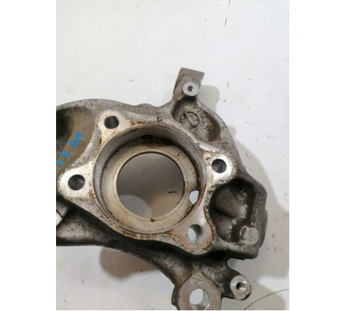 Кулак поворотный передний левый