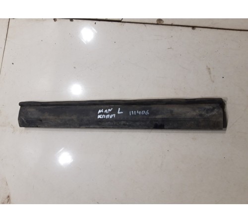 Уплотнитель капота левый