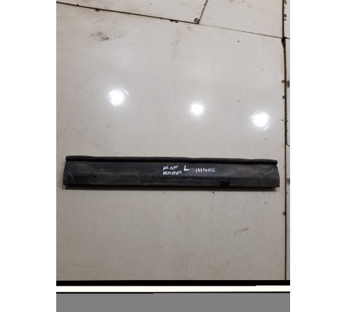 Уплотнитель капота левый