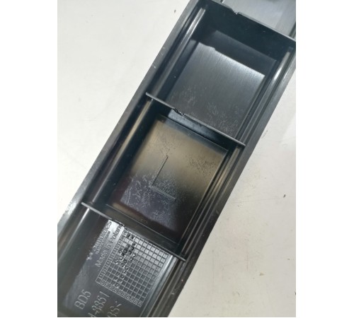 Накладка багажника левая