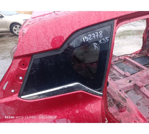 Стекло глухое заднее правое 