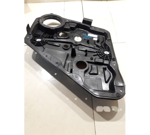 Стеклоподъемник (задний правый)