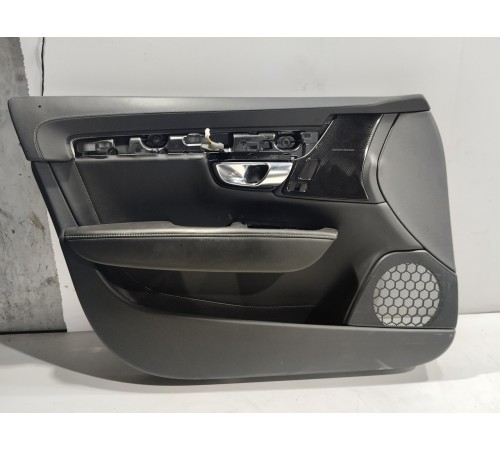 Обшивка двери(передняя левая)