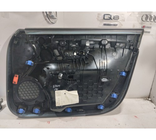 Обшивка двери(передняя левая)