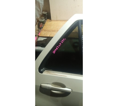 Стекло двери задней правой форточка