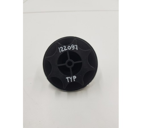 Болт фиксации запасного колеса