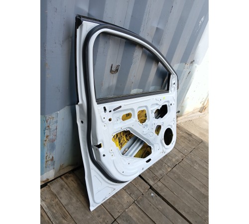 Дверь передняя левая