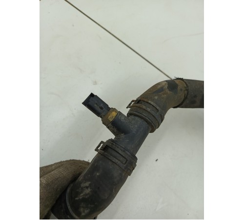 Патрубок системы охлаждения