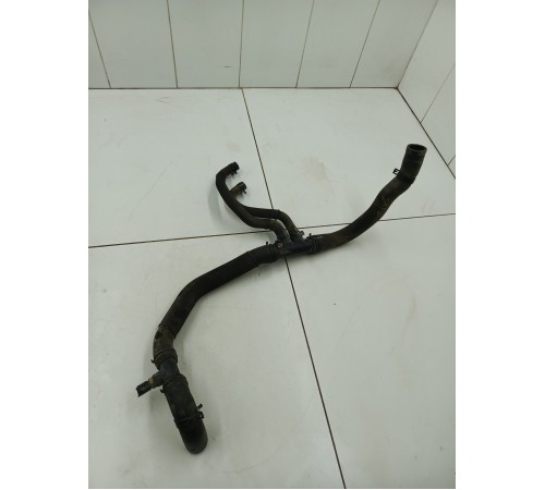 Патрубок системы охлаждения