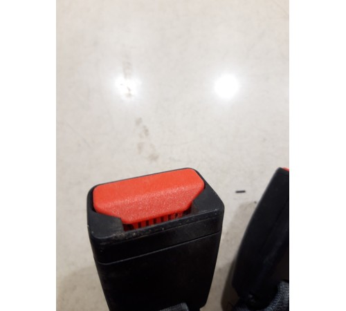 Ответная часть ремня безопасности задняя