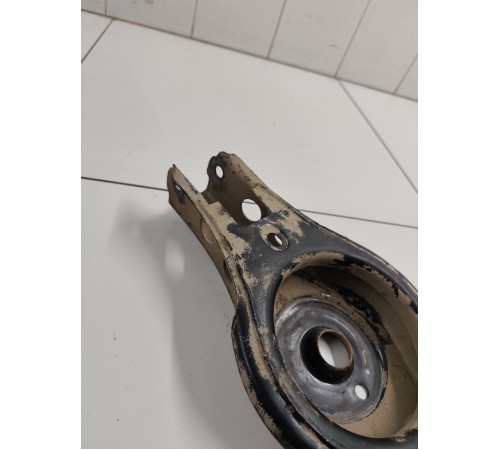 Рычаг задний правый