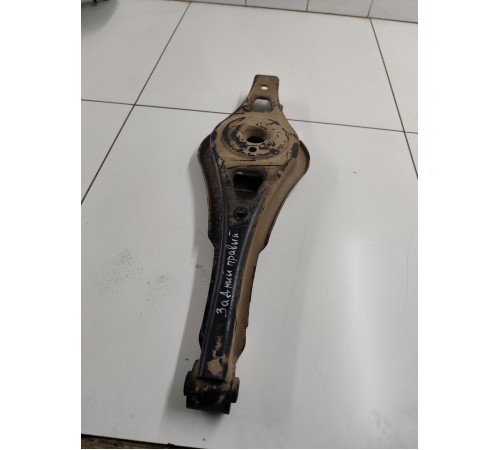 Рычаг задний правый