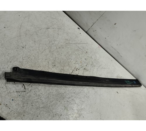 Уплотнитель двери задний правый