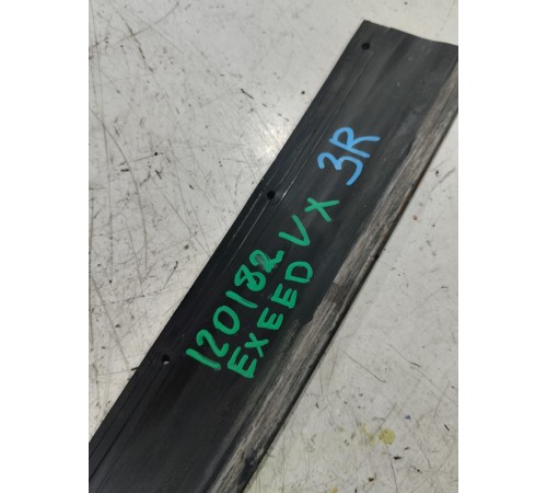 Уплотнитель двери задний правый