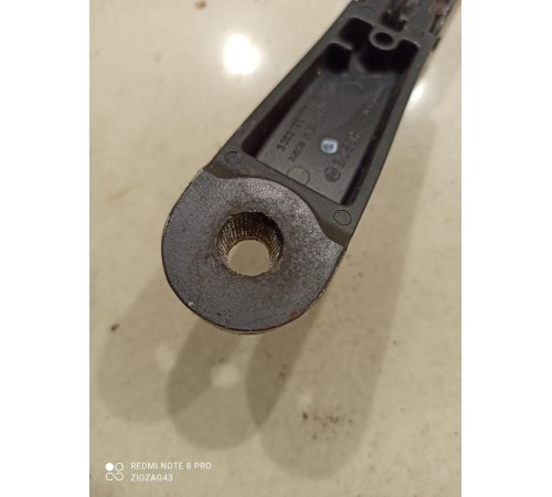 Поводок стеклоочистителя(левый)