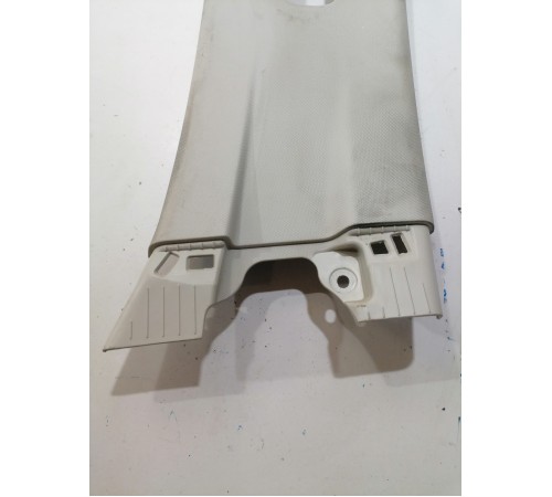 Обшивка центральной стойки правая верхняя