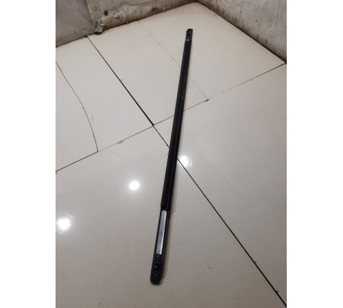 Уплотнитель стекла (передний левый наружный)