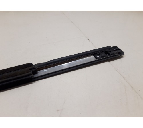 Уплотнитель стекла (передний левый наружный)