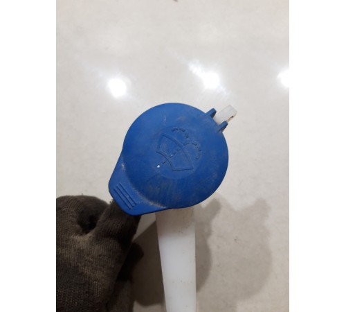 Горловина бачка омывателя