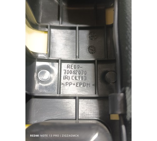 Боковина заднего ряда сиденья правая