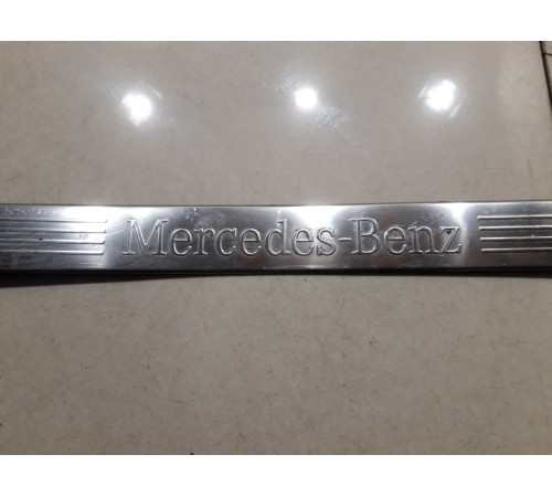 Накладка порога (передняя правая)