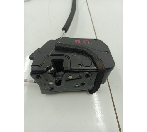 Замок двери передний правый