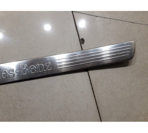 Накладка порога (передняя правая)