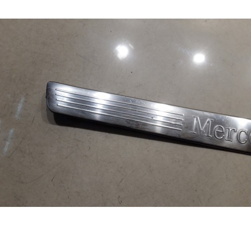 Накладка порога (передняя правая)