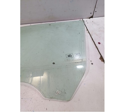 Стекло двери переднее левое